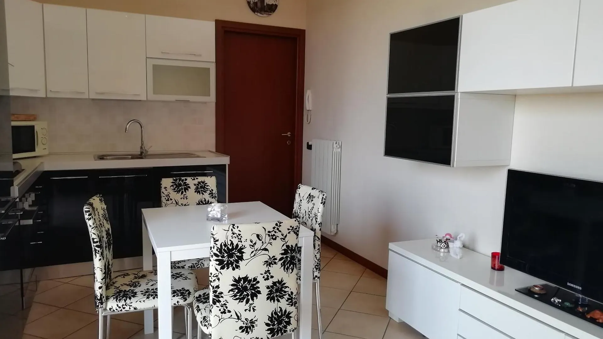 Country House Calvenzano 0*,  Italy